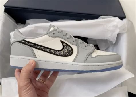 Unboxing: Dior x Air Jordan 1 Low 